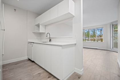 Breakfast Nook Photo of 311 3489 Ascot Place, Vancouver, BC