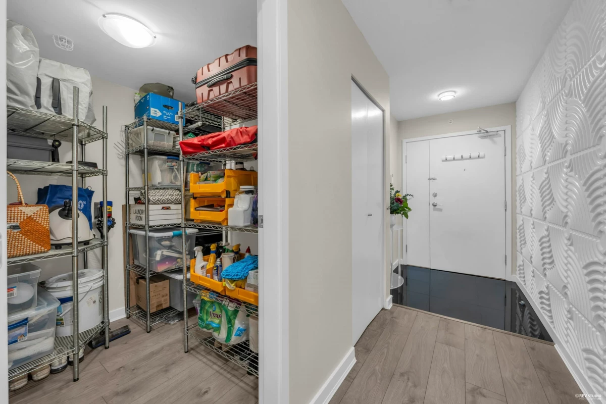 Dining Area Photo of 1906 918 Cooperage Way, Vancouver, BC