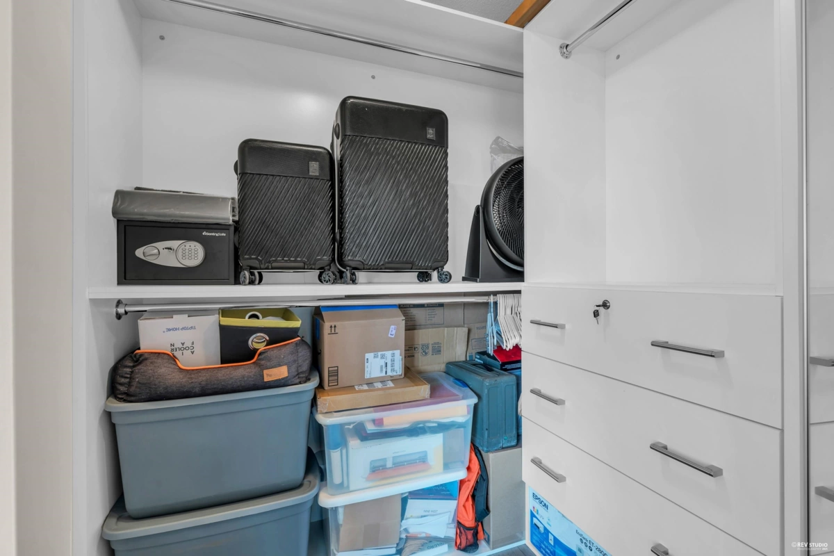 Entry Foyer Photo of 1906 918 Cooperage Way, Vancouver, BC