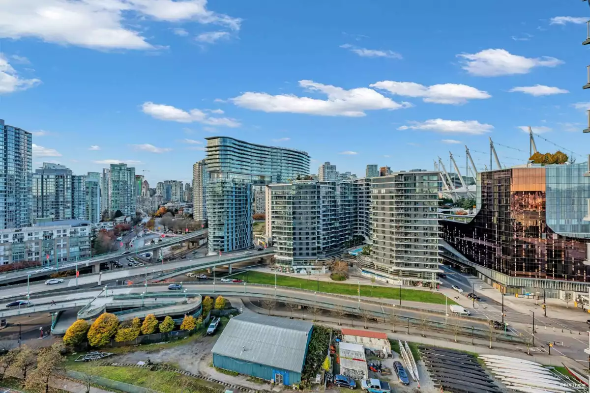 Garden / Landscaping Photo of 1906 918 Cooperage Way, Vancouver, BC