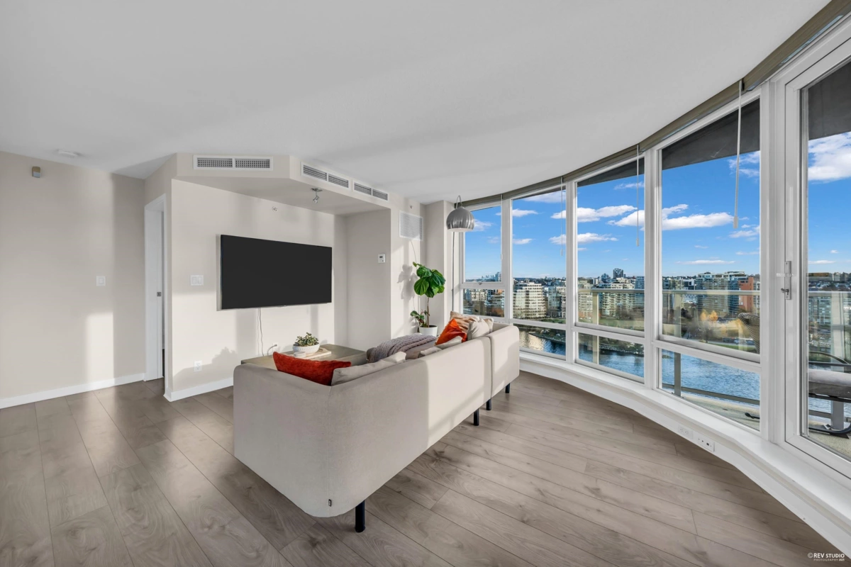 Kitchen Island Photo of 1906 918 Cooperage Way, Vancouver, BC