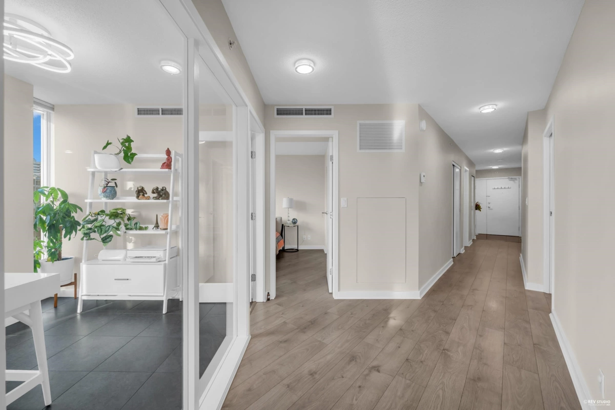 Kitchen Photo of 1906 918 Cooperage Way, Vancouver, BC