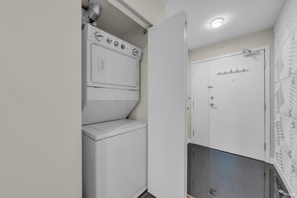 Laundry Room Photo of 1906 918 Cooperage Way, Vancouver, BC