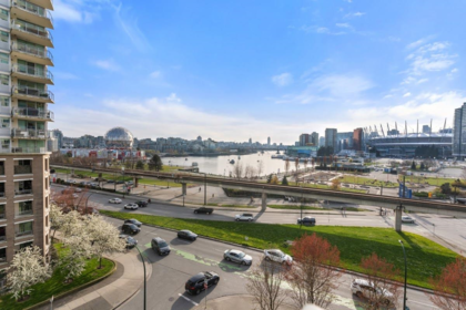 704 125 Milross Avenue, Vancouver, BC, Downtown VE — 2 bed apartment/condo for sale