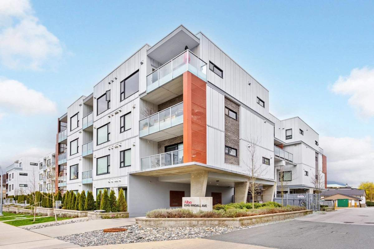 Family Room Photo of 108 2345 Rindall Avenue, Port Coquitlam, BC