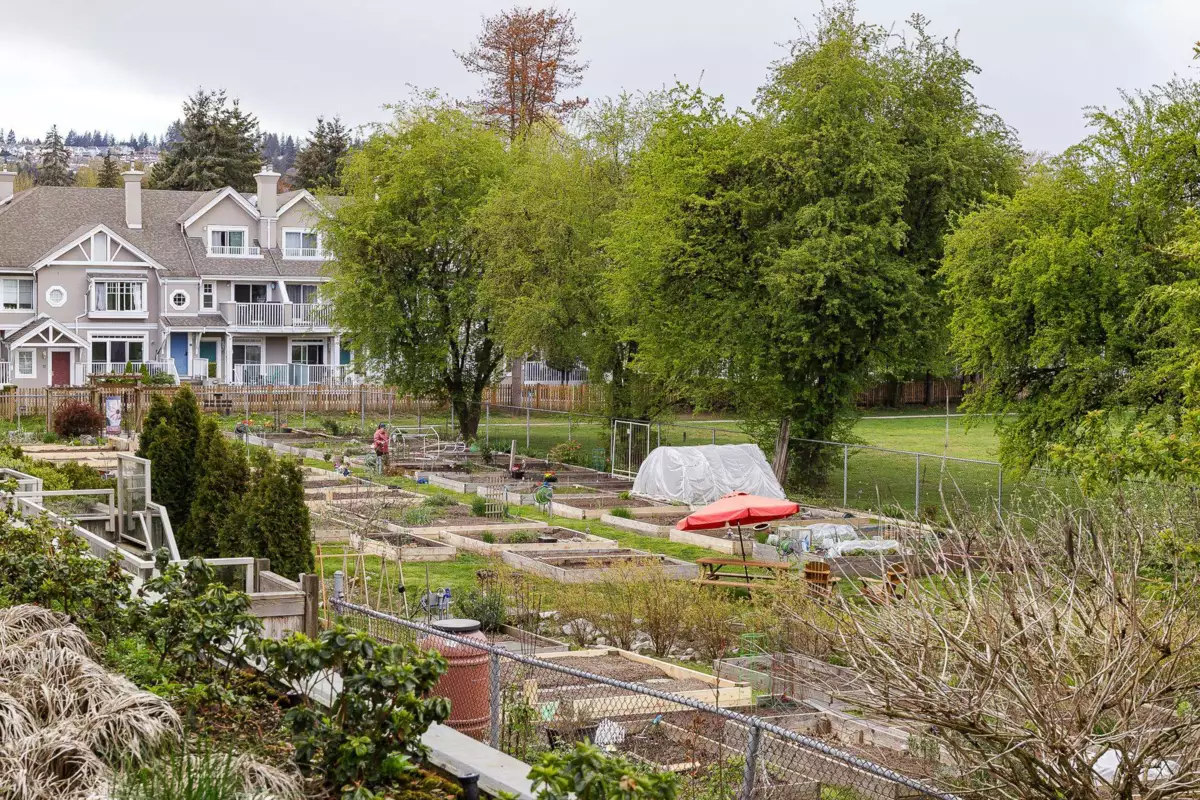Mudroom Photo of 108 2345 Rindall Avenue, Port Coquitlam, BC