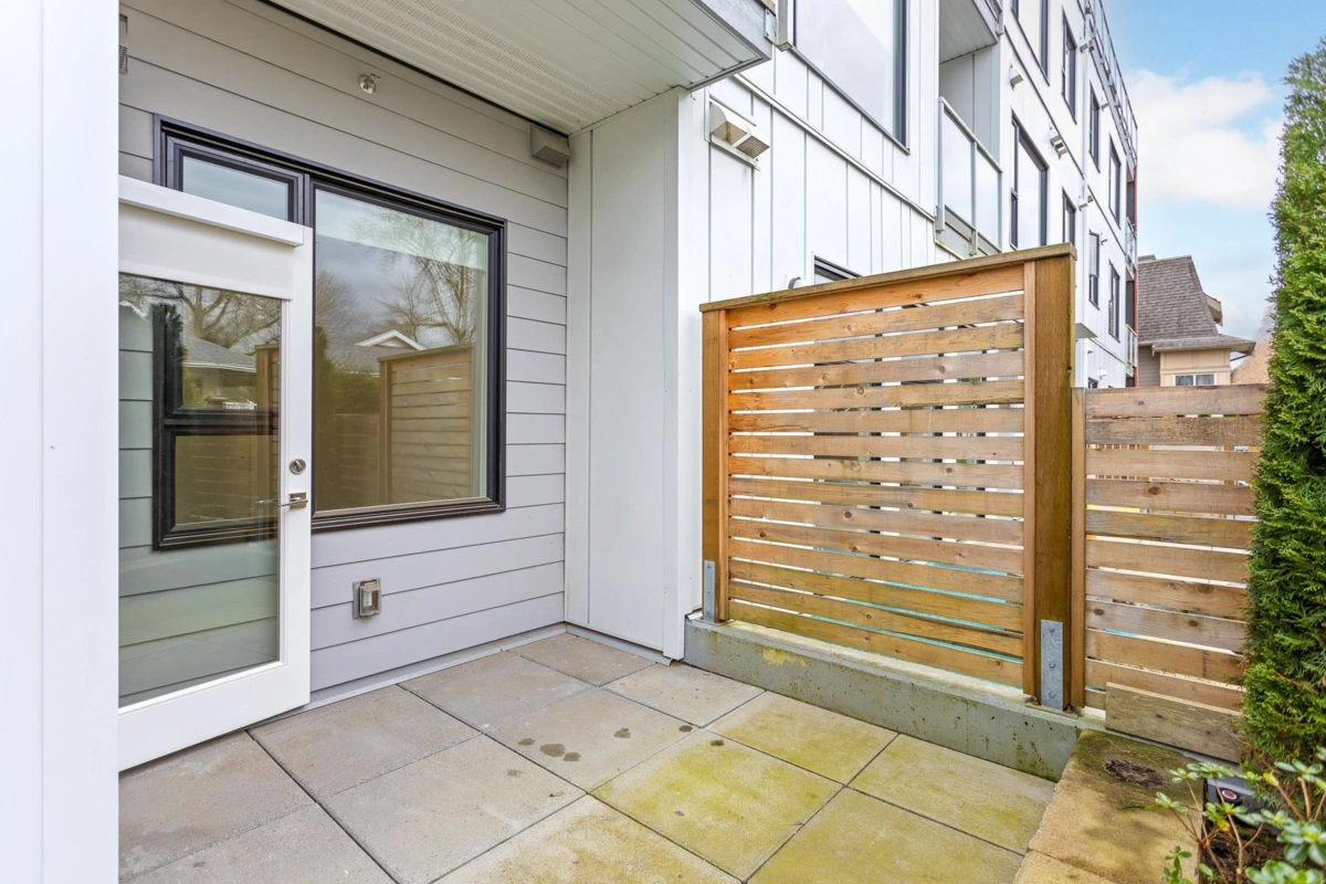 Powder Room Photo of 108 2345 Rindall Avenue, Port Coquitlam, BC