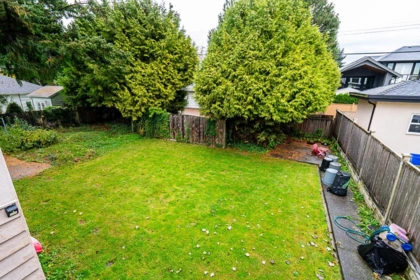 Front Yard Photo of 10080 Aintree Crescent, Richmond, BC