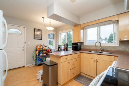 Primary Bathroom Photo of 10080 Aintree Crescent, Richmond, BC