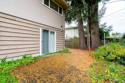 Swimming Pool Photo of 10080 Aintree Crescent, Richmond, BC