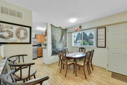 15835 Russell Avenue, White Rock, BC, White Rock — Single Family Residence for sale