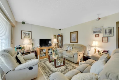 Office / Den Photo of 15835 Russell Avenue, White Rock, BC