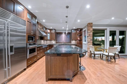 Kitchen Island Photo of 1116 Lawson Avenue, West Vancouver, BC