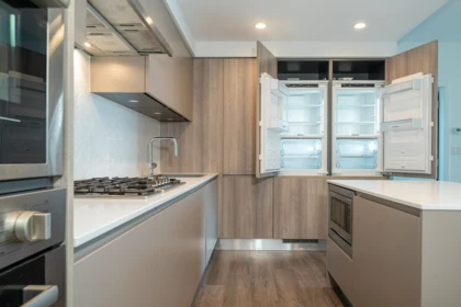 Kitchen Island Photo of 5001 3809 Evergreen Place, Burnaby, BC