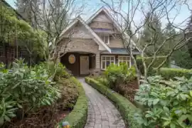 6417 Pitt Street, West Vancouver, BC