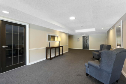 202 1460 Martin Street, White Rock, BC, White Rock — Apartment/Condo for sale