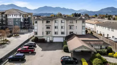 210 45660 Knight Road, Chilliwack, BC, Sardis West Vedder — 2 bed apartment/condo for sale
