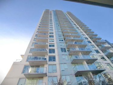 Front exterior of 1301 908 Quayside Drive, New Westminster, BC