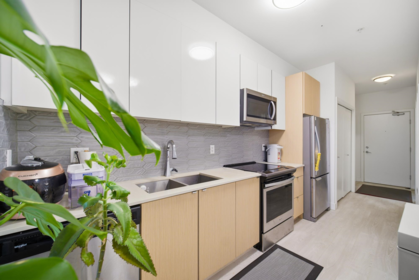 Primary Bathroom Photo of 309 19567 64 Avenue, Surrey, BC