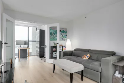 810 1268 W Broadway, Vancouver, BC