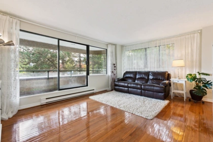 Breakfast Nook Photo of 402 1026 Queens Avenue, New Westminster, BC