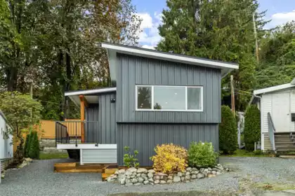 Family Room Photo of 10 34519 Lougheed Highway, Mission, BC