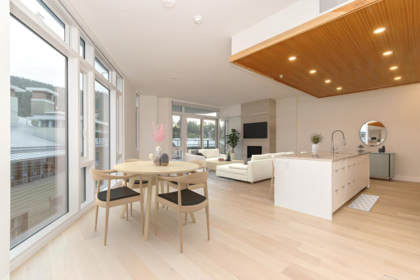 401 6687 Nelson Avenue, West Vancouver, BC