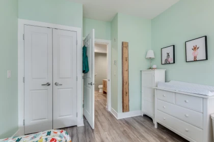 Entry Foyer Photo of 307 15368 16a Avenue, Surrey, BC