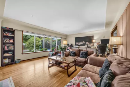 Breakfast Nook Photo of 11949 220 Street, Maple Ridge, BC