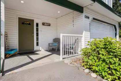 200 Lakeshore Drive, Cultus Lake, BC, Cultus Lake — Single Family Residence for sale