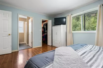 Hallway Photo of 200 Lakeshore Drive, Cultus Lake, BC