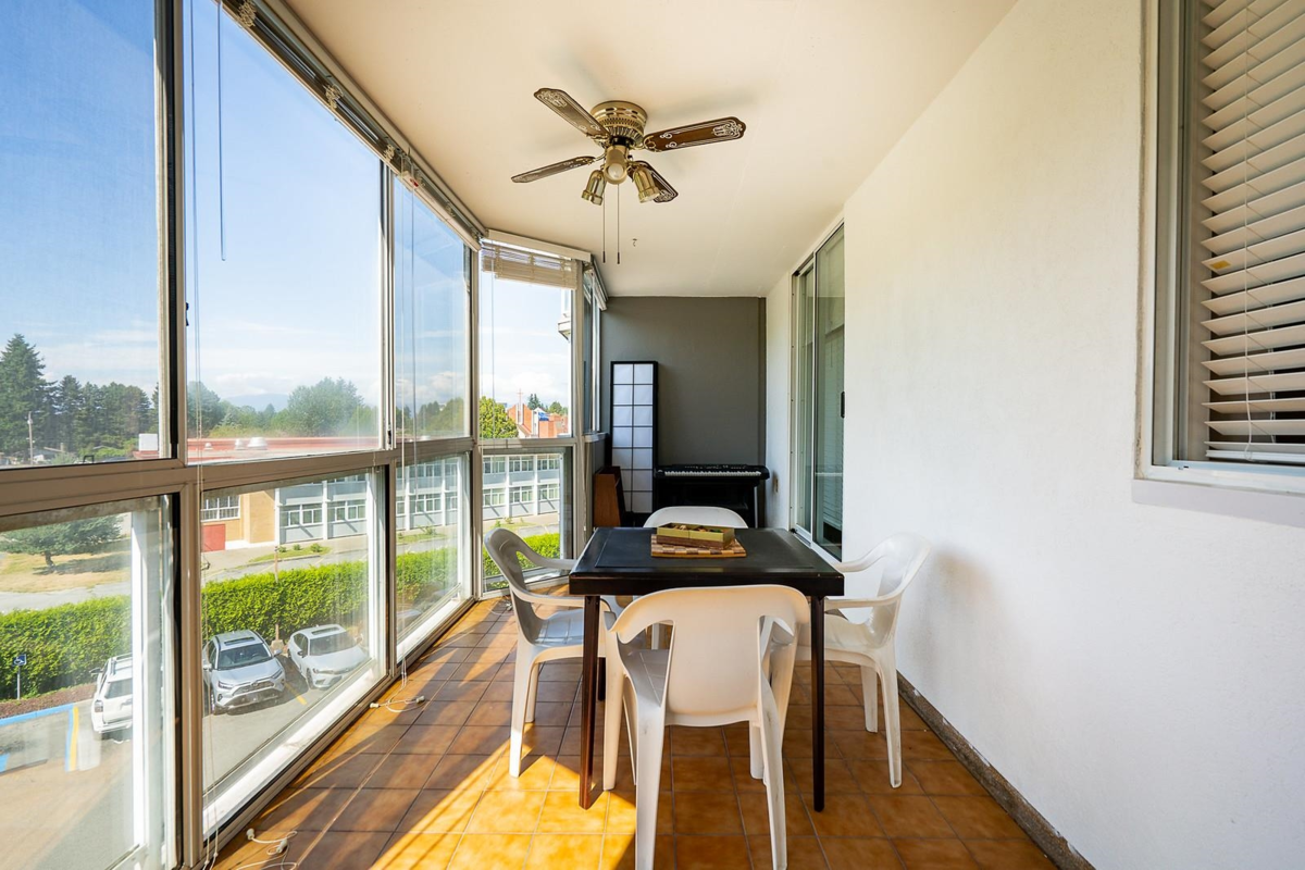 Hallway Photo of 305 11881 88 Avenue, Delta, BC