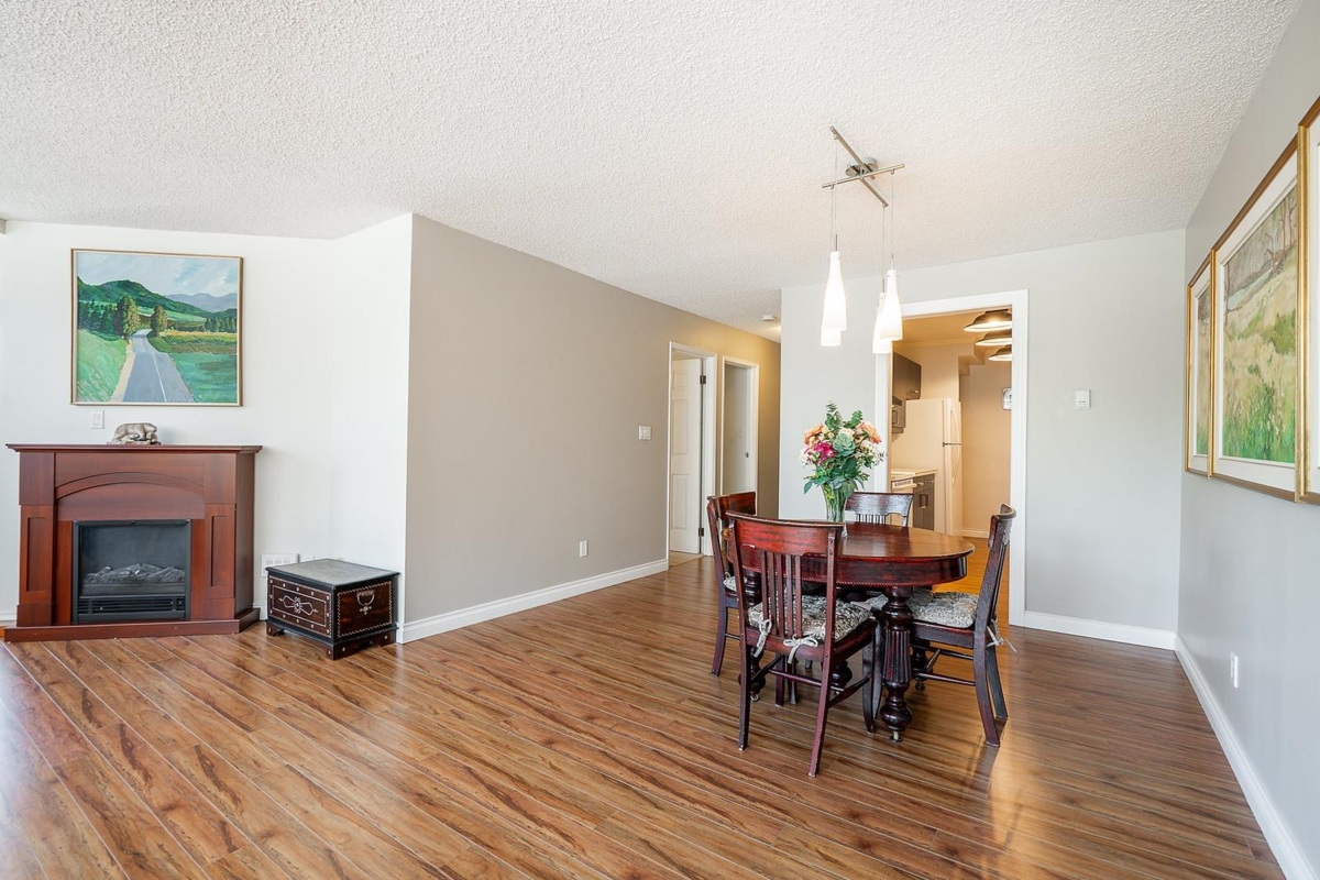 Kitchen Island Photo of 305 11881 88 Avenue, Delta, BC