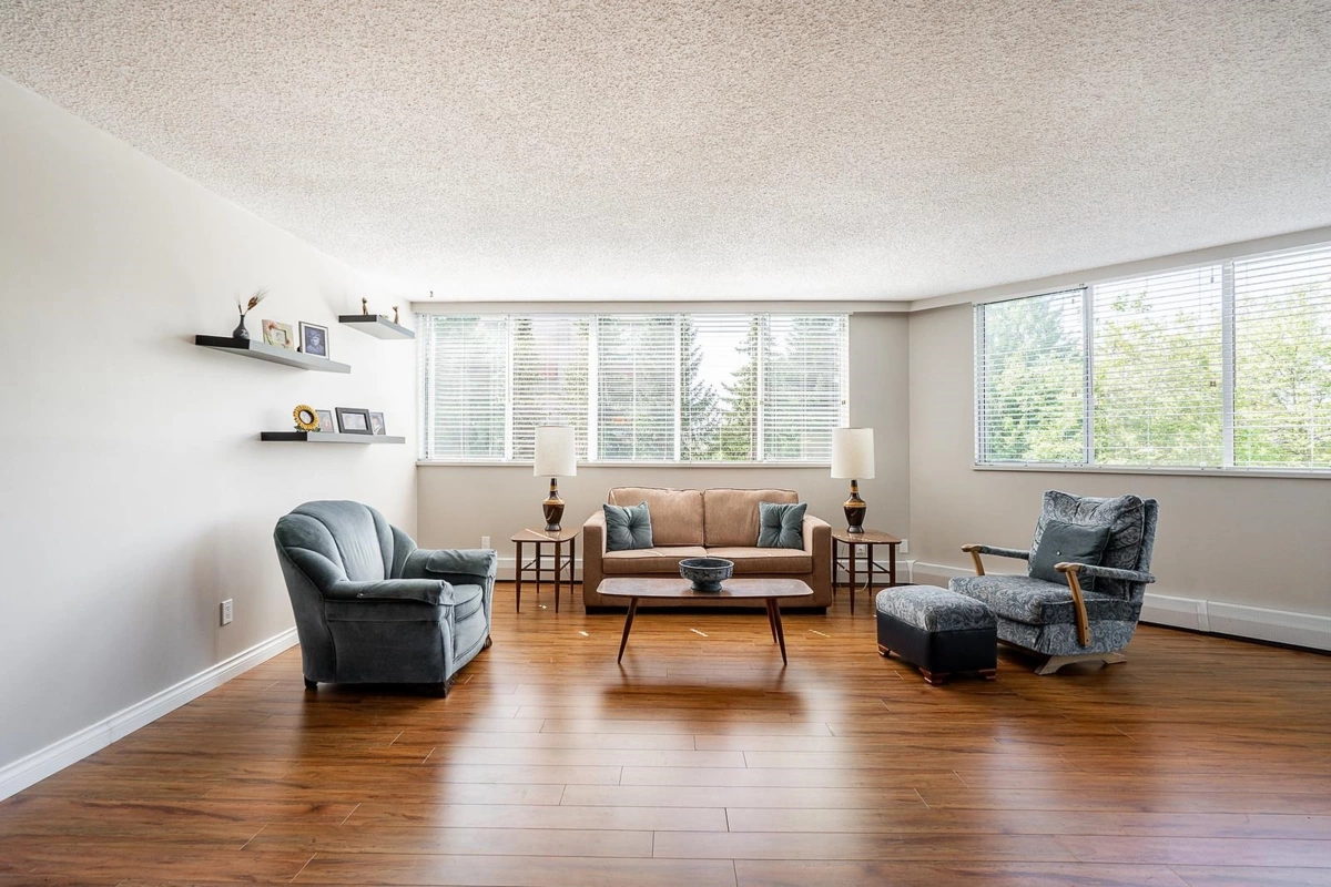Kitchen Photo of 305 11881 88 Avenue, Delta, BC