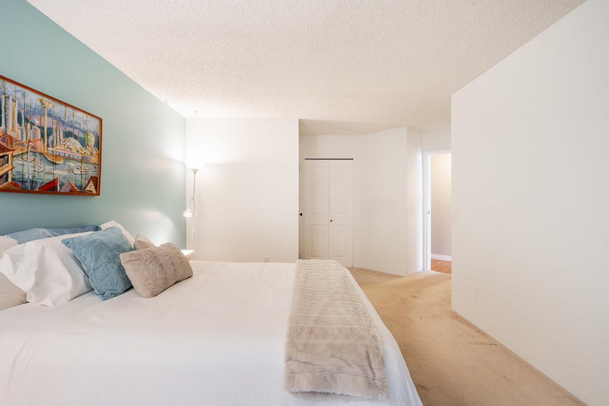 Powder Room Photo of 305 11881 88 Avenue, Delta, BC