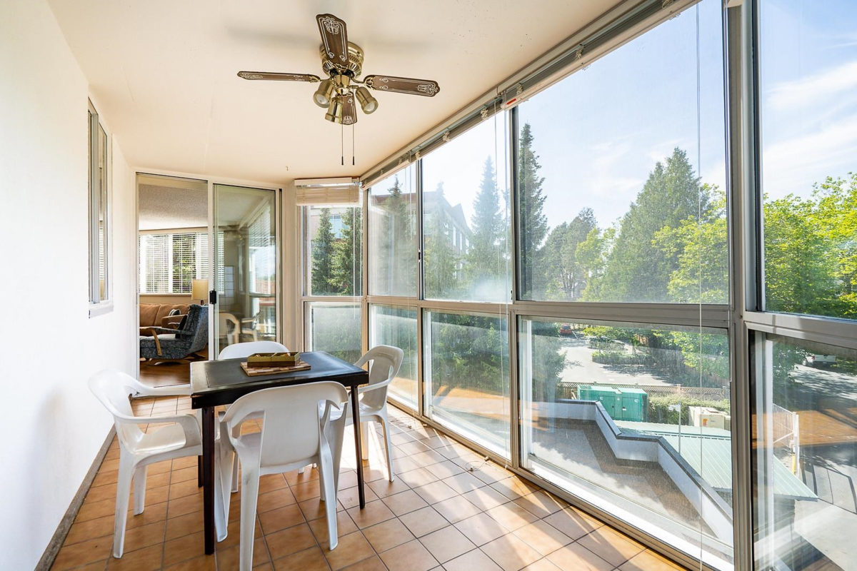 Staircase Photo of 305 11881 88 Avenue, Delta, BC