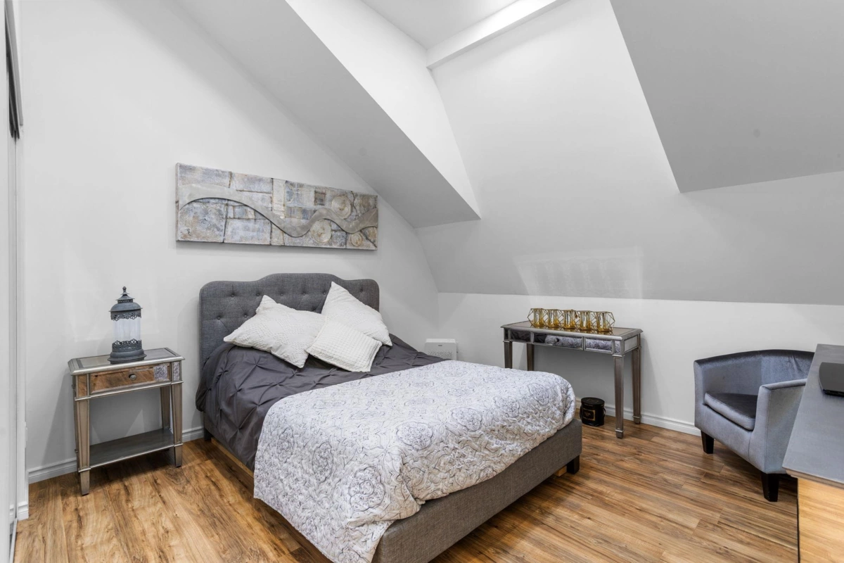 Guest Bathroom Photo of 12468 Carr Street, Mission, BC