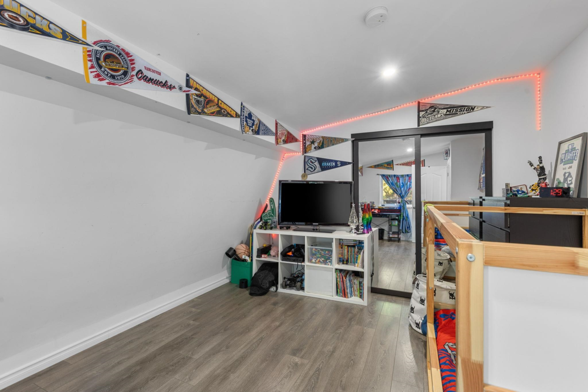 Hallway Photo of 12468 Carr Street, Mission, BC