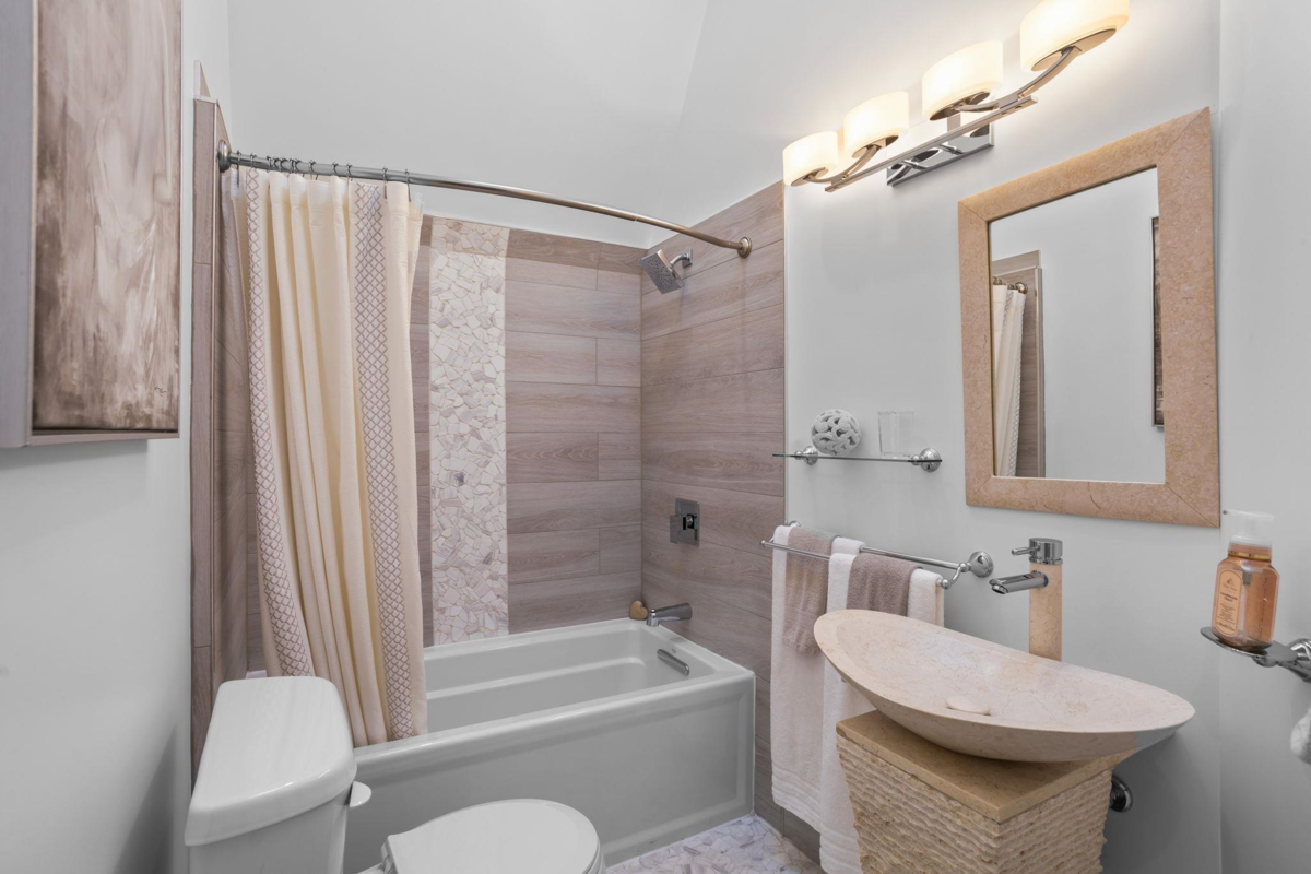 Powder Room Photo of 12468 Carr Street, Mission, BC