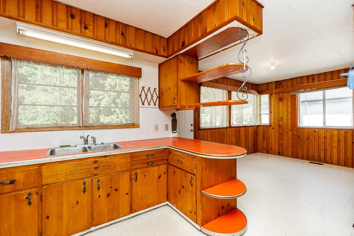 Office / Den Photo of 2212 Old Dollarton Road, North Vancouver, BC