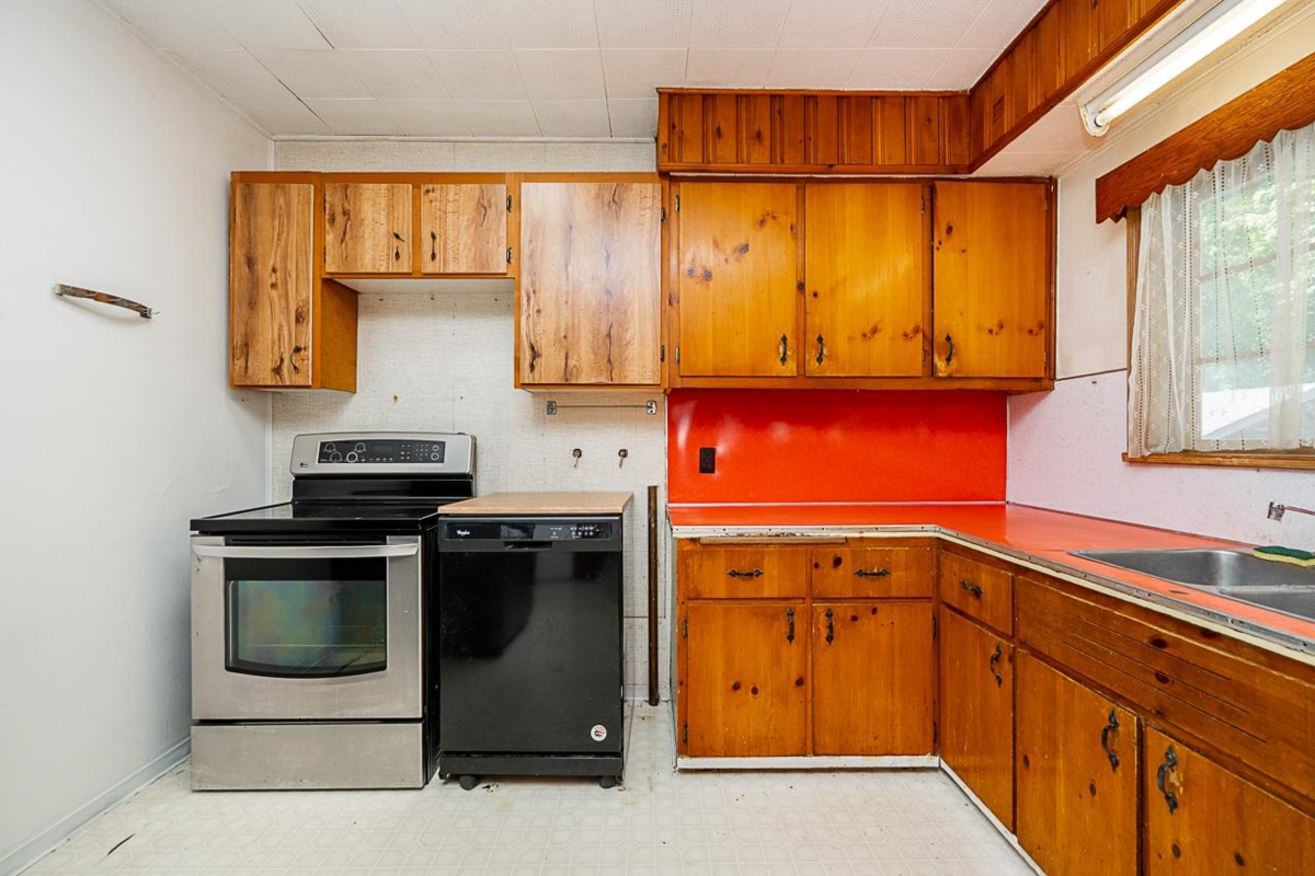 Powder Room Photo of 2212 Old Dollarton Road, North Vancouver, BC