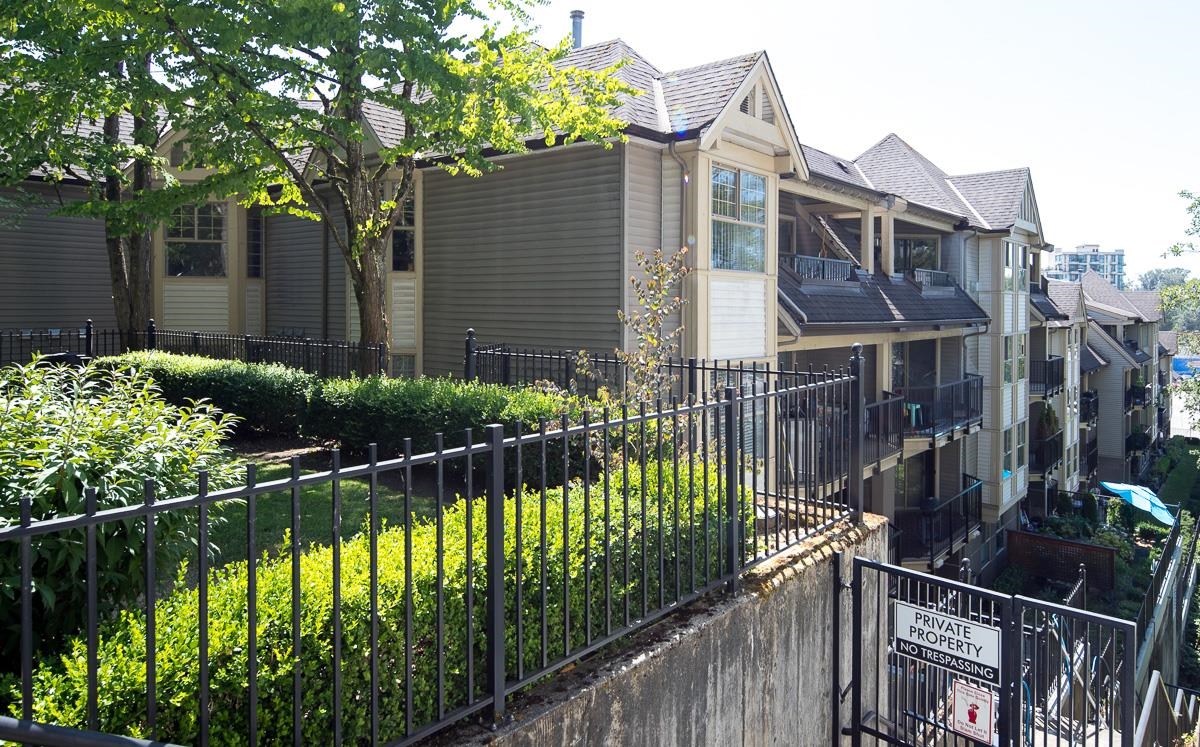 Outdoor Deck Photo of 502 214 Eleventh Street, New Westminster, BC