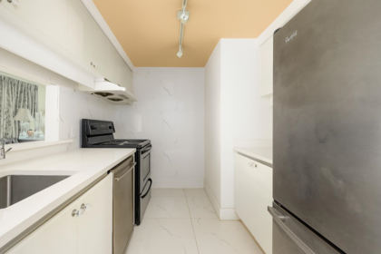 Walk-In Closet Photo of 806 1238 Melville Street, Vancouver, BC