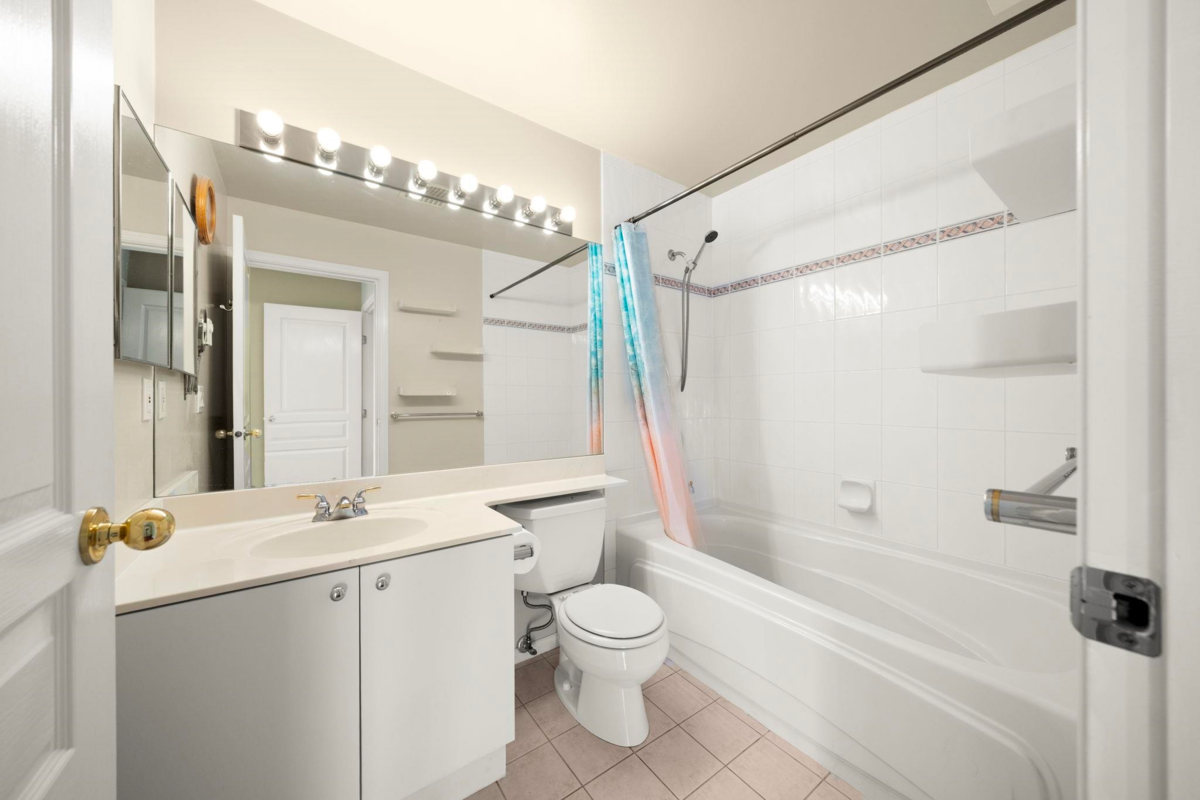 Garden / Landscaping Photo of 27 6670 Rumble Street, Burnaby, BC