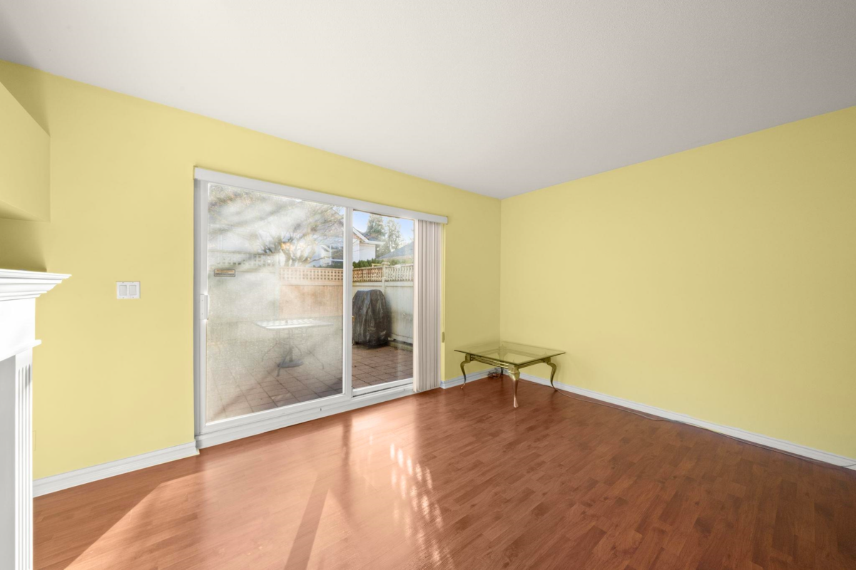 Guest Bathroom Photo of 27 6670 Rumble Street, Burnaby, BC