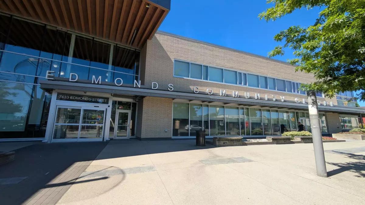 Hot Tub / Spa Photo of 27 6670 Rumble Street, Burnaby, BC