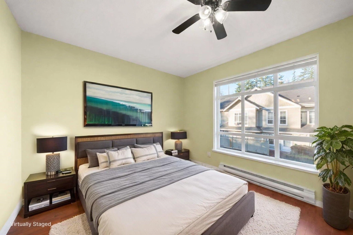 Kitchen Island Photo of 27 6670 Rumble Street, Burnaby, BC
