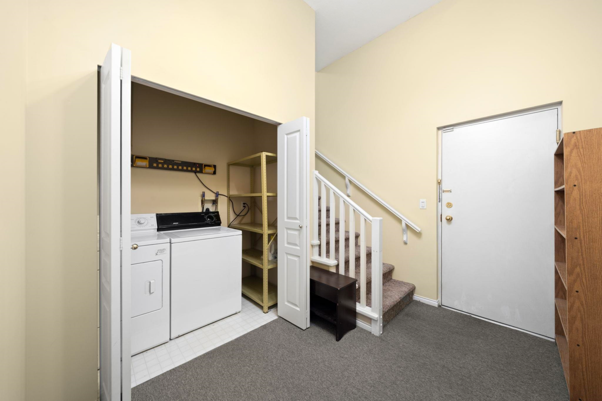 Mudroom Photo of 27 6670 Rumble Street, Burnaby, BC