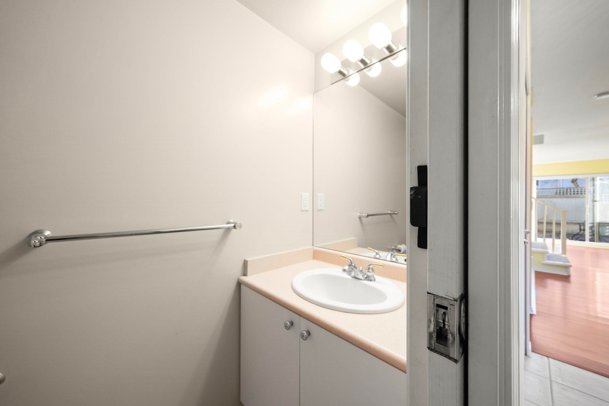 Walk-In Closet Photo of 27 6670 Rumble Street, Burnaby, BC