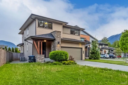 39340 Falcon Crescent, Squamish, BC, Squamish — Single Family Residence for sale